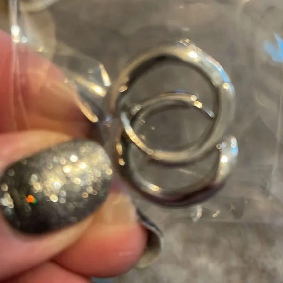 New in box small silver hoops - Picture 4 of 6